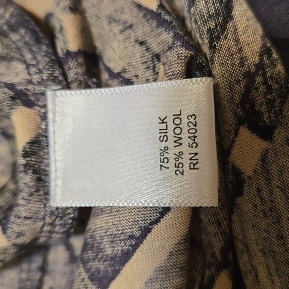 Banana Republic Black Cap Sleeve Mini Dress. Size 00Petite - Picture 9 of 9